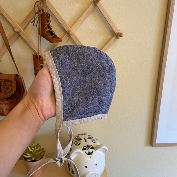 Double sided new born baby bonnet - Picture 3 of 4